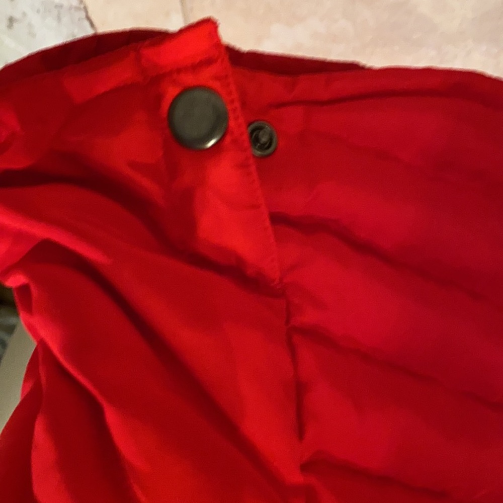 Red Vest - Picture 5 of 5